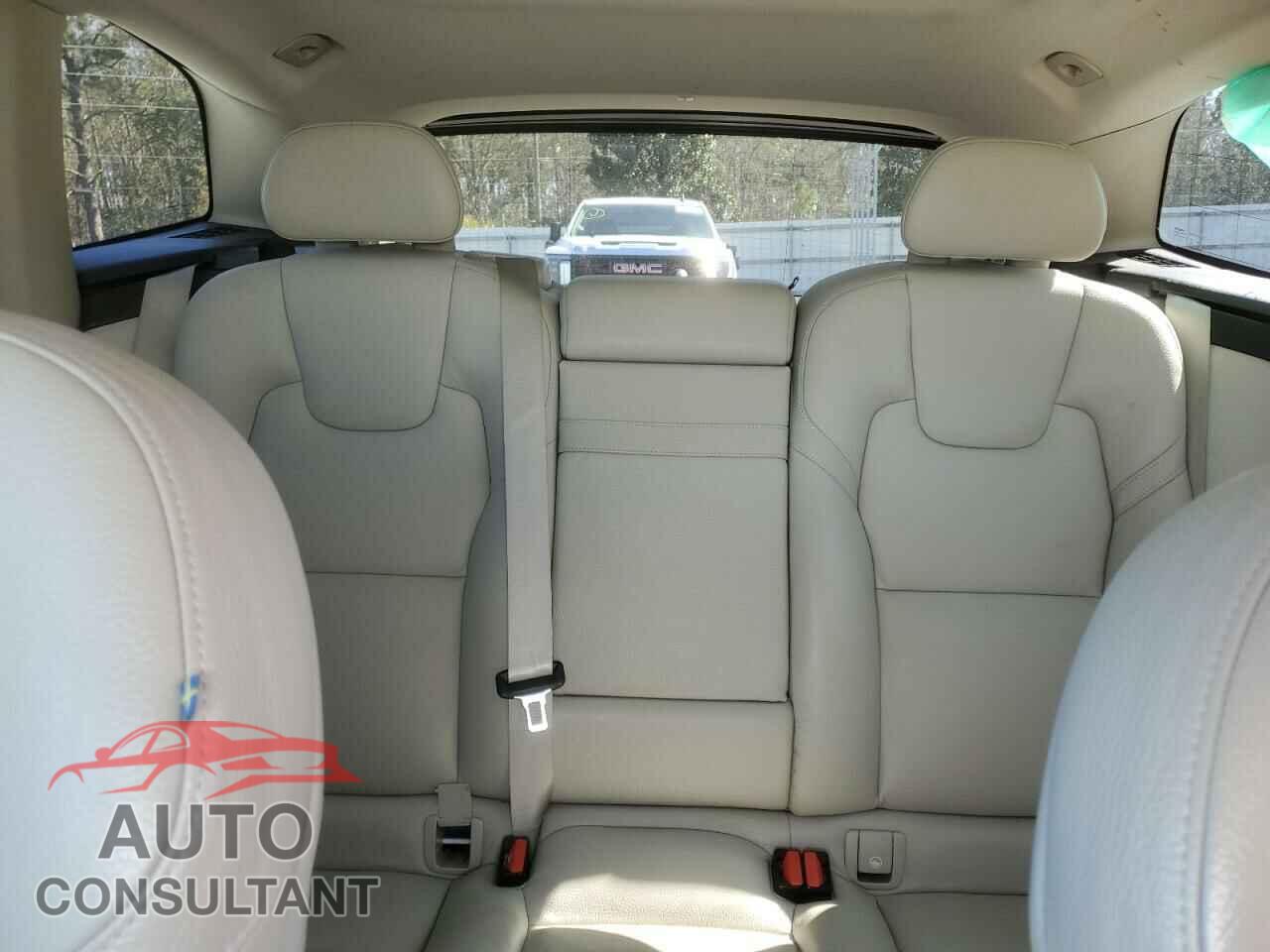 VOLVO XC60 2018 - LYVA22RK9JB070244