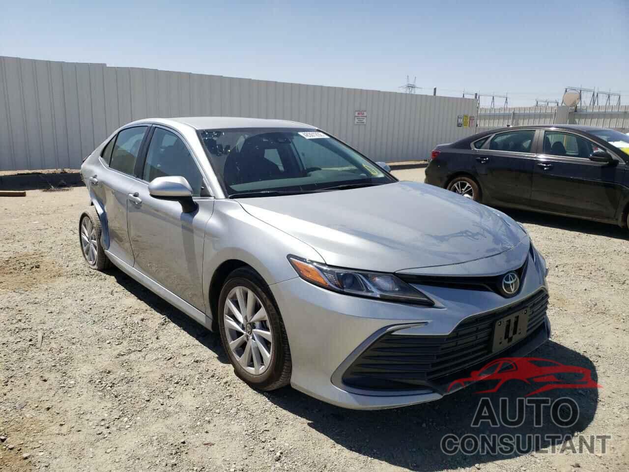 TOYOTA CAMRY 2022 - 4T1C11AK5NU693644