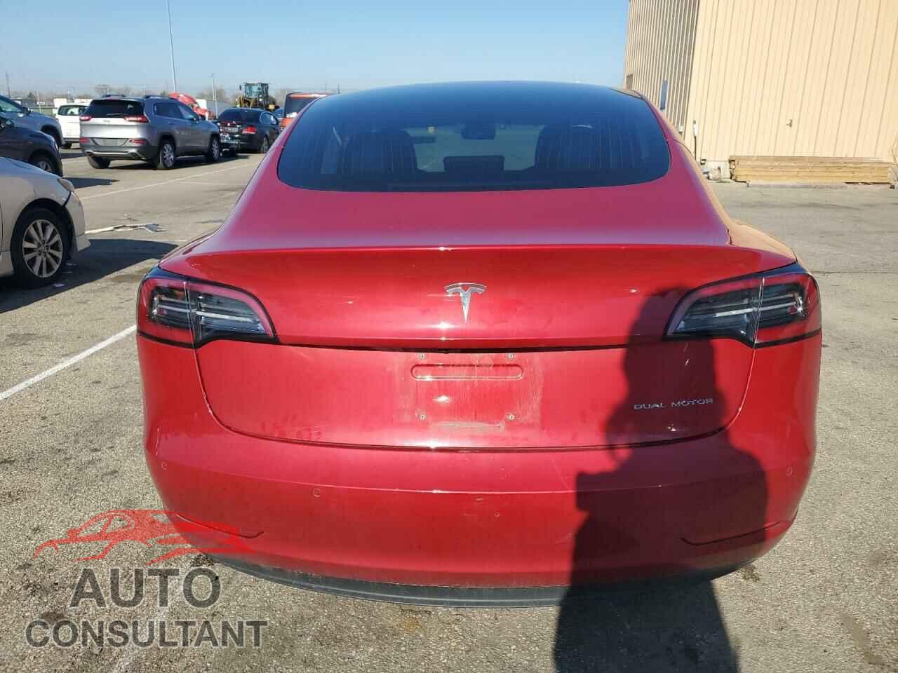 TESLA MODEL 3 2018 - 5YJ3E1EB5JF121513