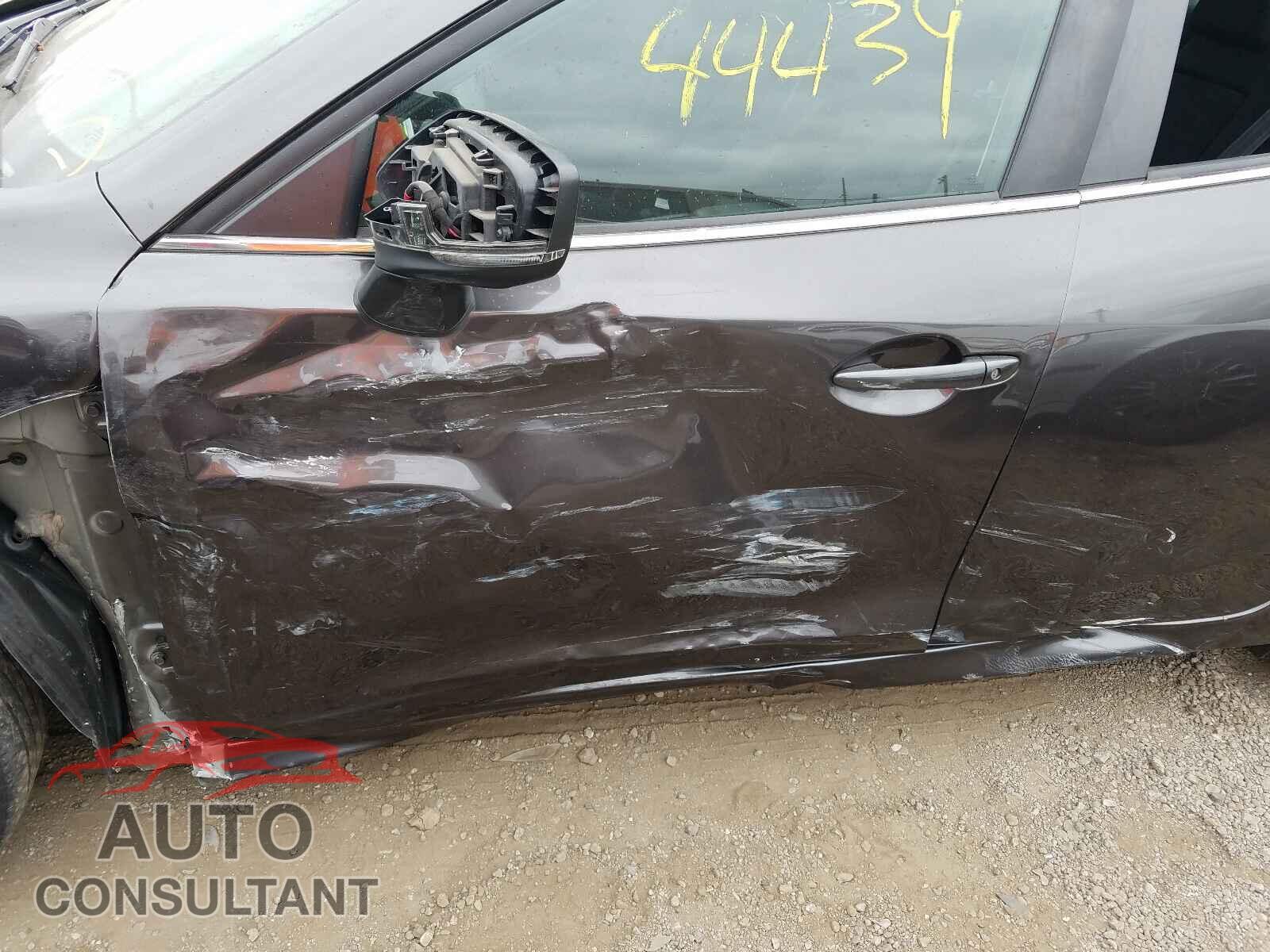 MAZDA 3 2017 - 3MZBN1U73HM111011