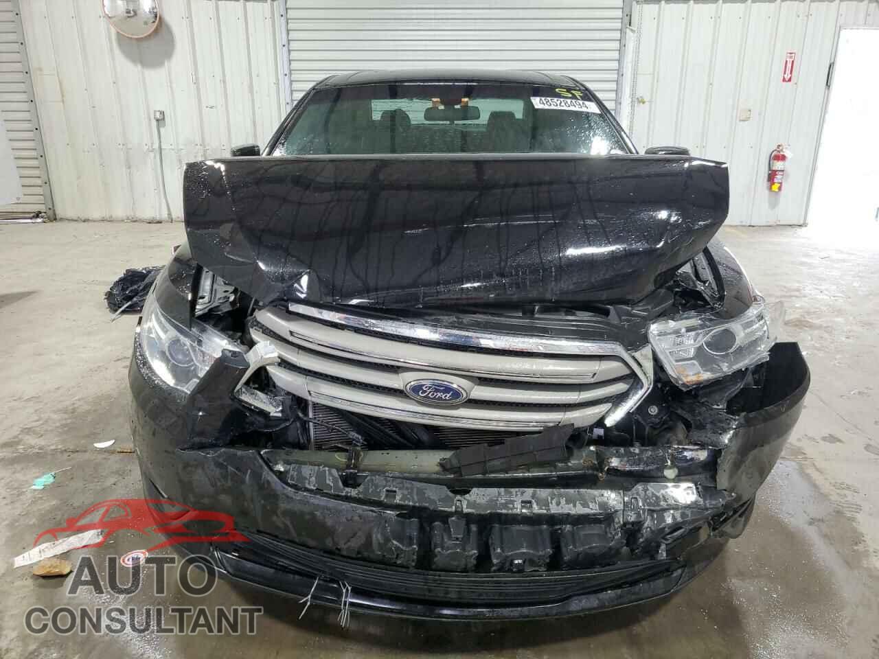 FORD TAURUS 2019 - 1FAHP2E81KG116431