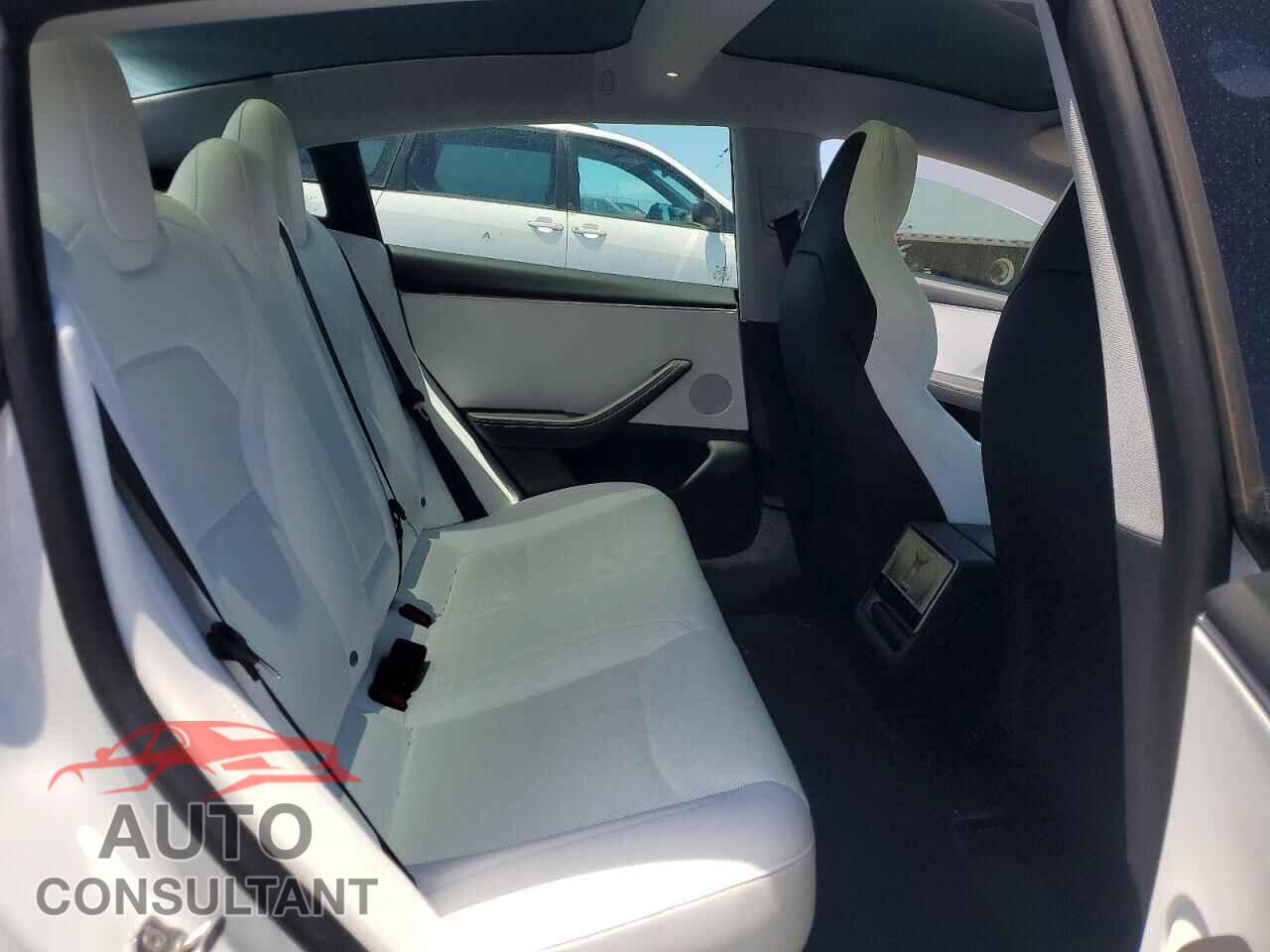 TESLA MODEL 3 2024 - 5YJ3E1ET7RF773909