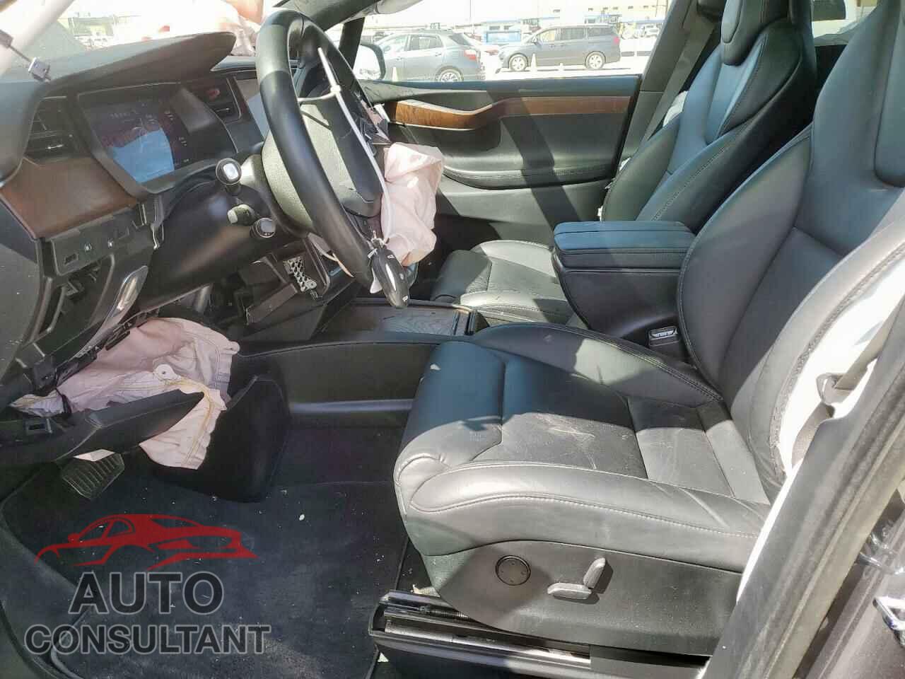 TESLA MODEL X 2019 - 5YJXCBE24KF192166