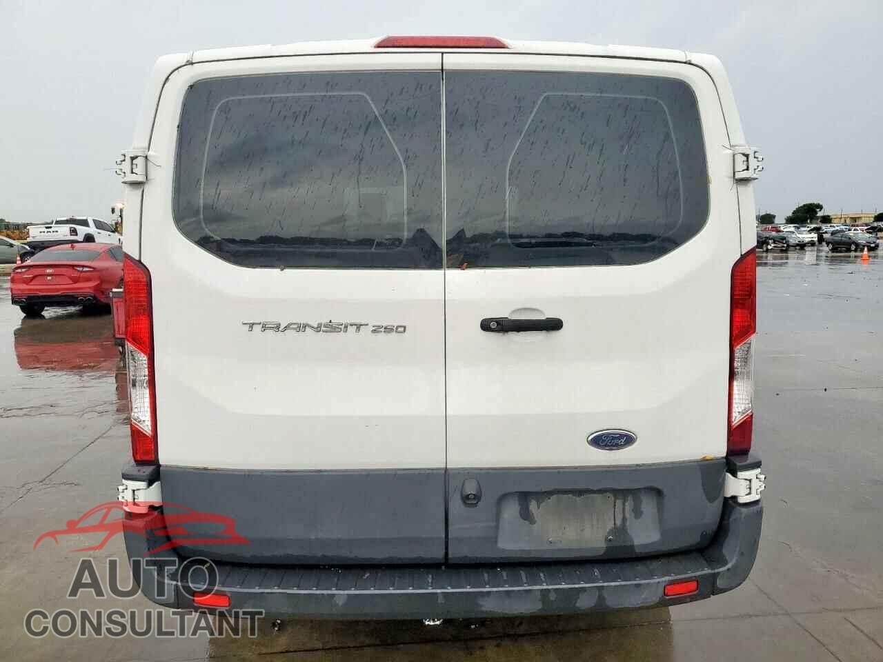 FORD TRANSIT 2018 - 1FTYR1YM5JKA92251