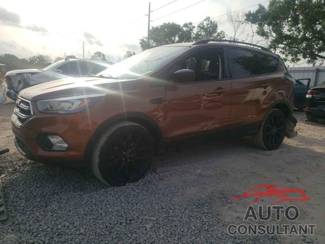 FORD ESCAPE 2017 - 1FMCU0GD2HUE20949