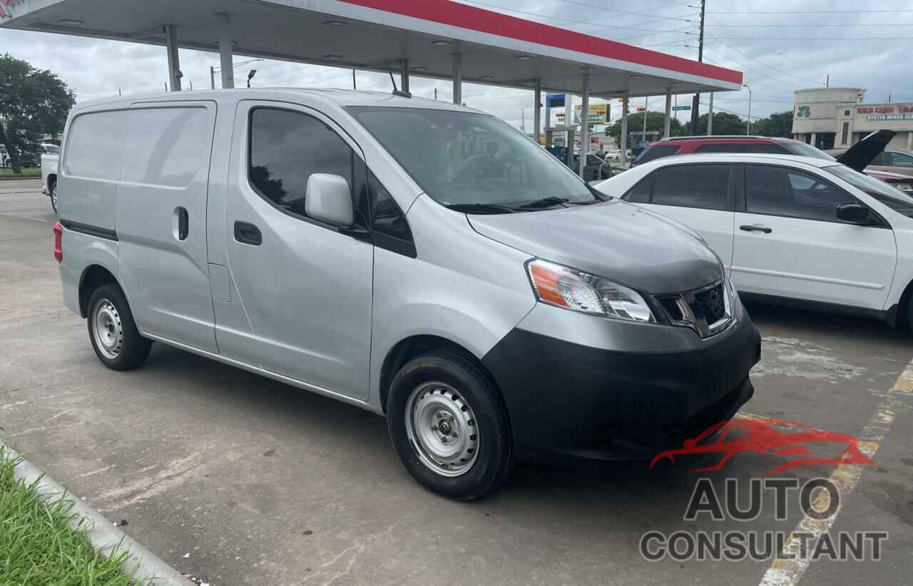 NISSAN NV 2017 - 3N6CM0KN7HK701601