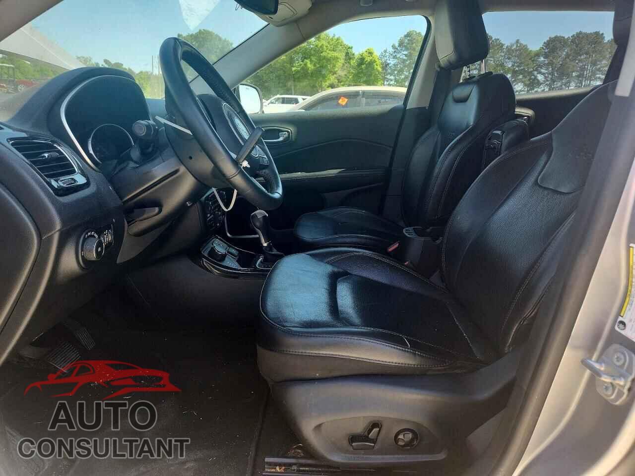 JEEP COMPASS 2018 - 3C4NJDCB5JT354785