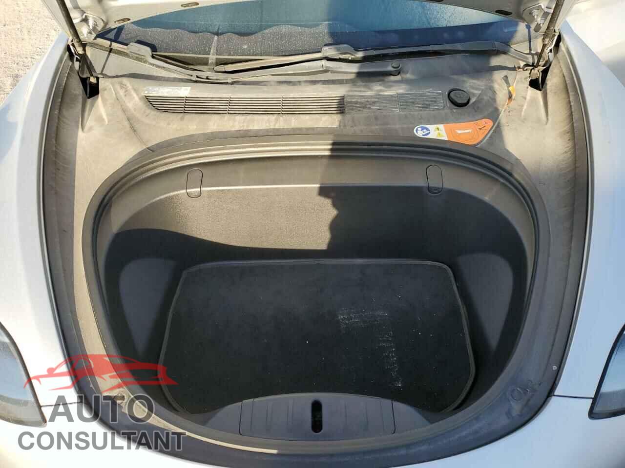 TESLA MODEL 3 2018 - 5YJ3E1EA0JF015302