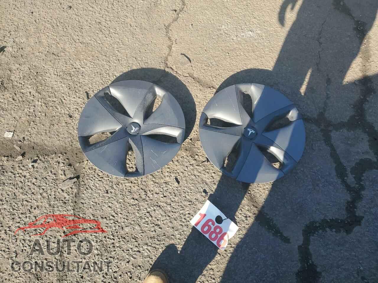 TESLA MODEL 3 2020 - 5YJ3E1EB6LF616807