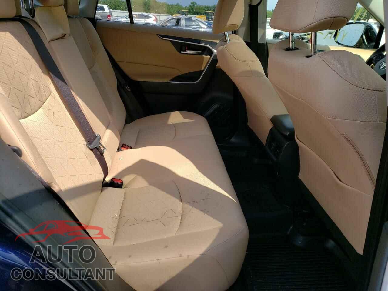 TOYOTA RAV4 2019 - JTMP1RFV8KD016199
