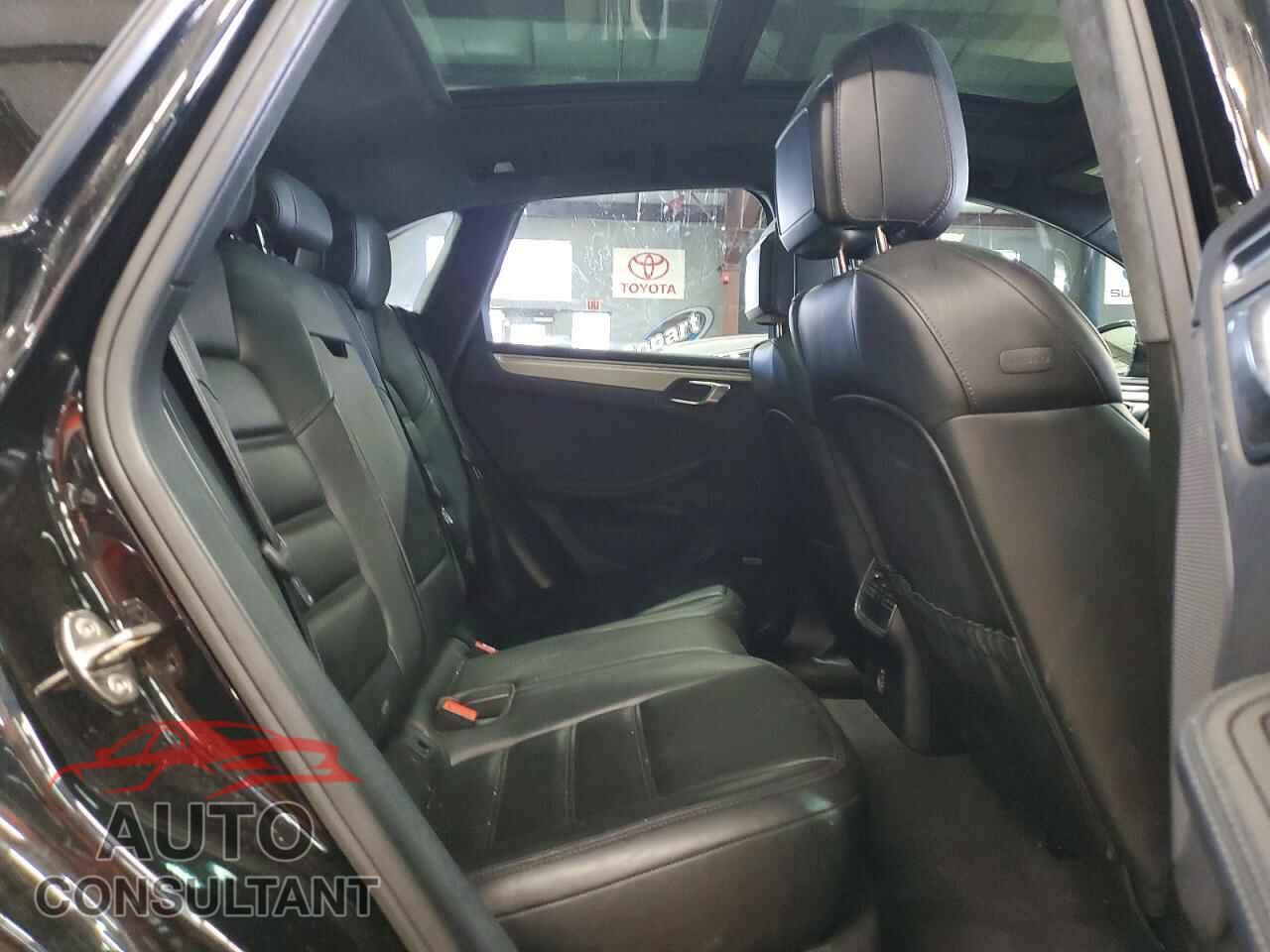 PORSCHE MACAN 2018 - WP1AF2A51JLB70696