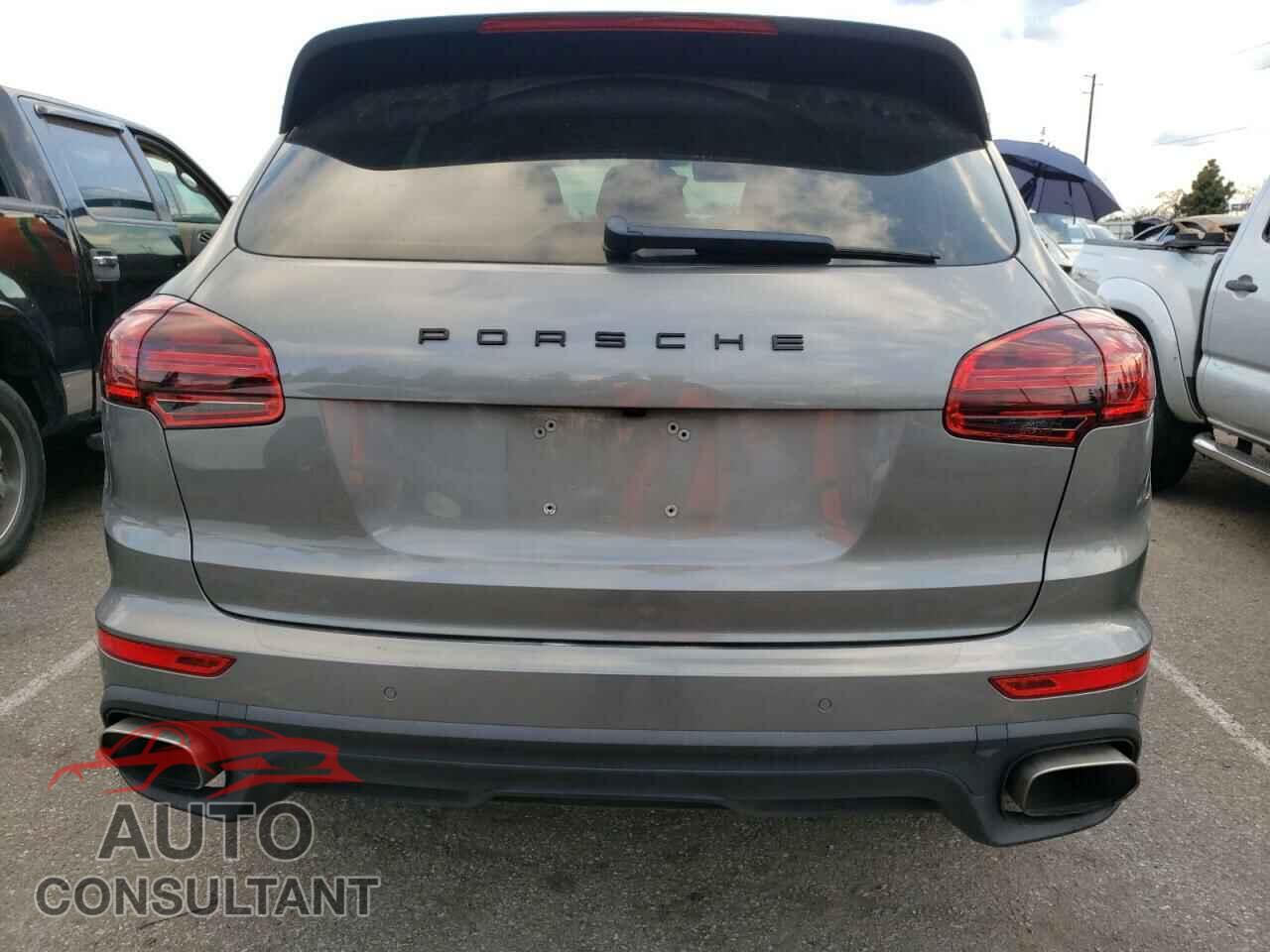PORSCHE CAYENNE 2016 - WP1AA2A24GKA11349