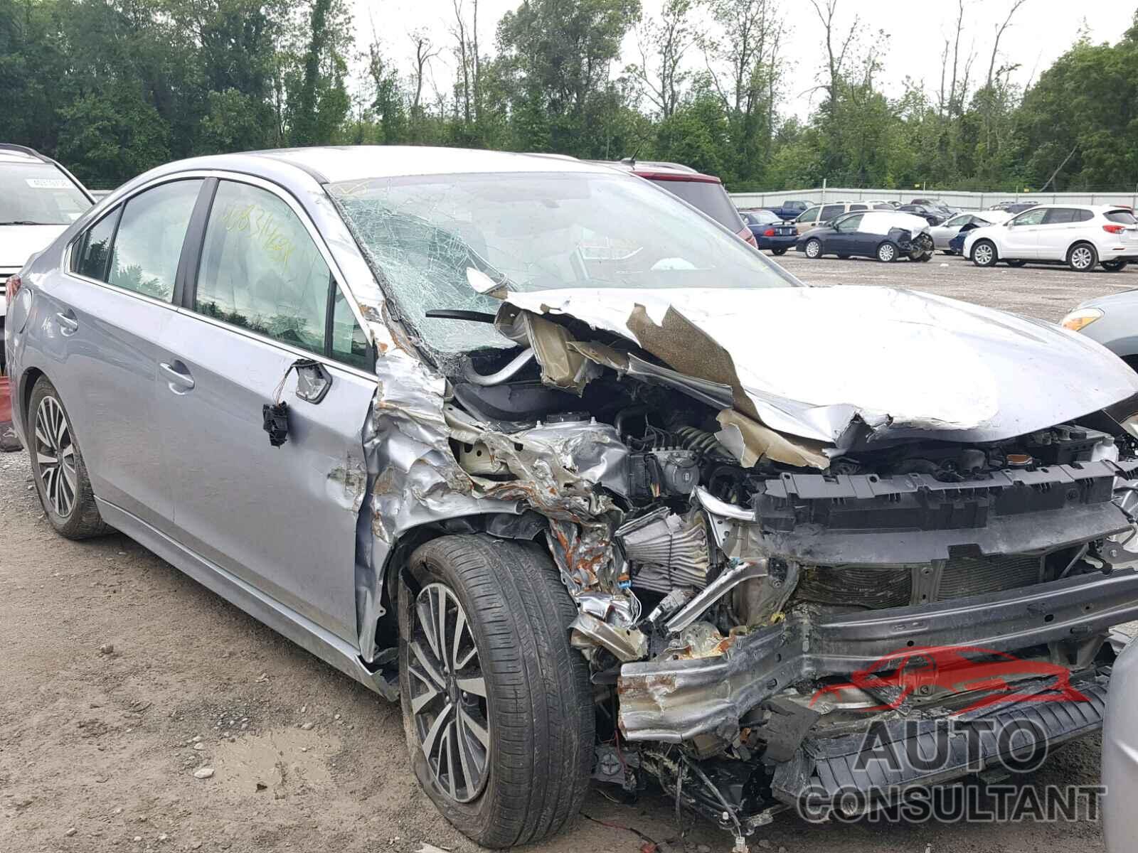 SUBARU LEGACY 2018 - 4S3BNAB67J3006010