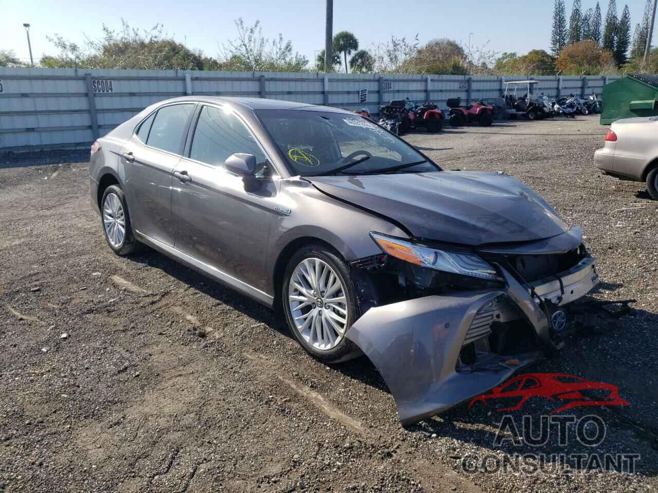 TOYOTA CAMRY 2018 - 4T1B21HK6JU505240