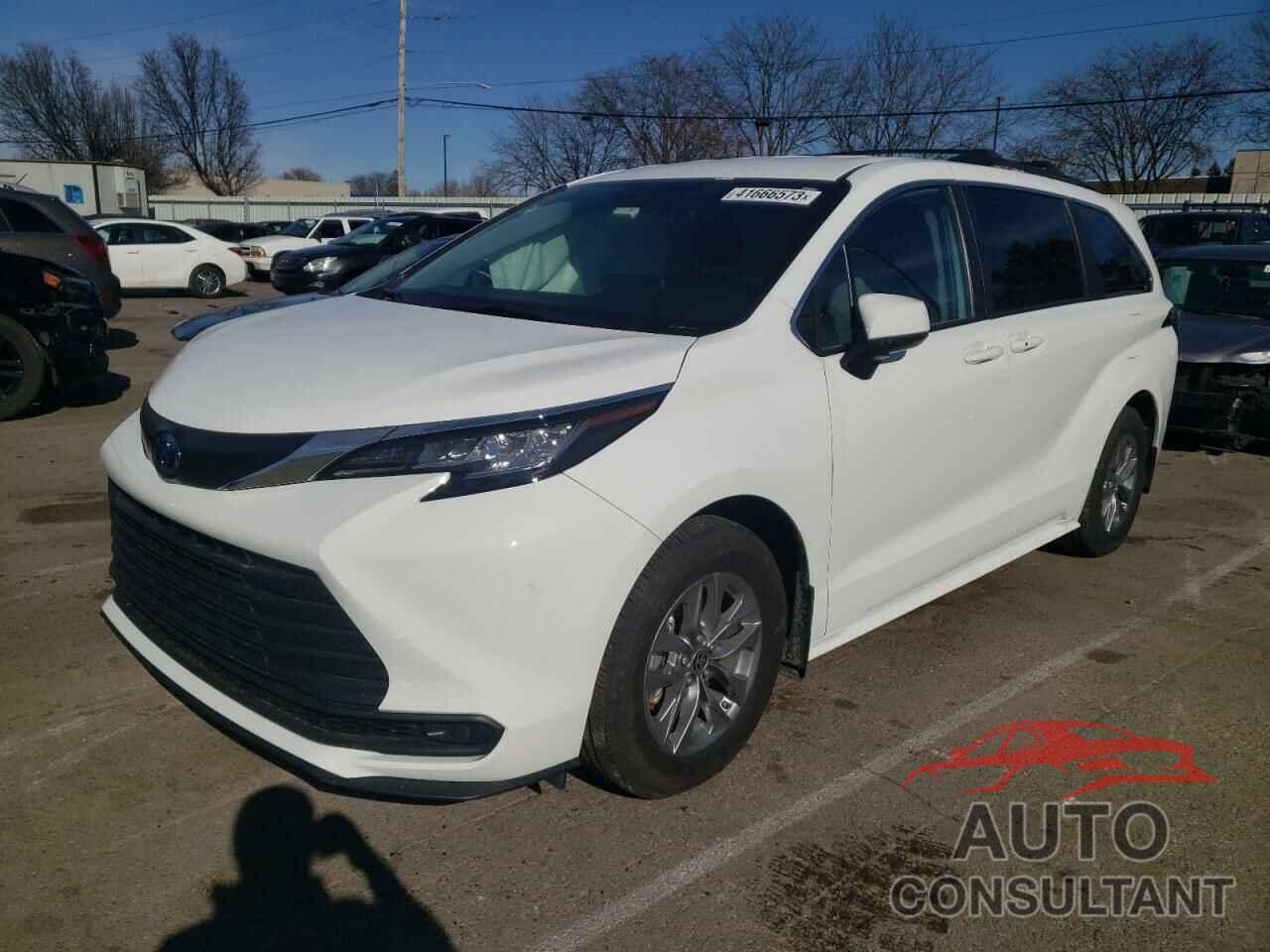 TOYOTA SIENNA 2022 - 5TDKRKEC2NS094061