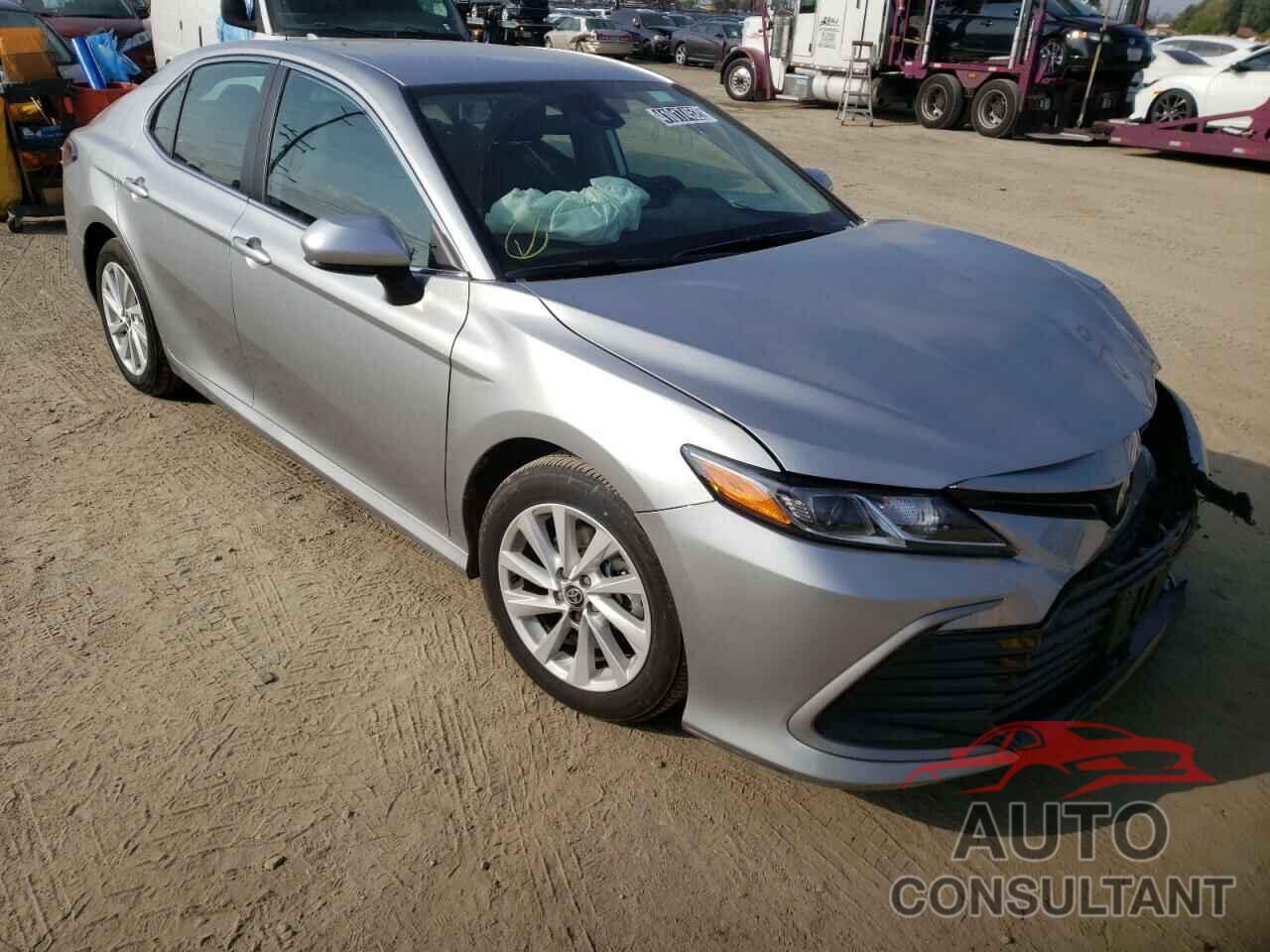 TOYOTA CAMRY 2022 - 4T1C11AK4NU650459