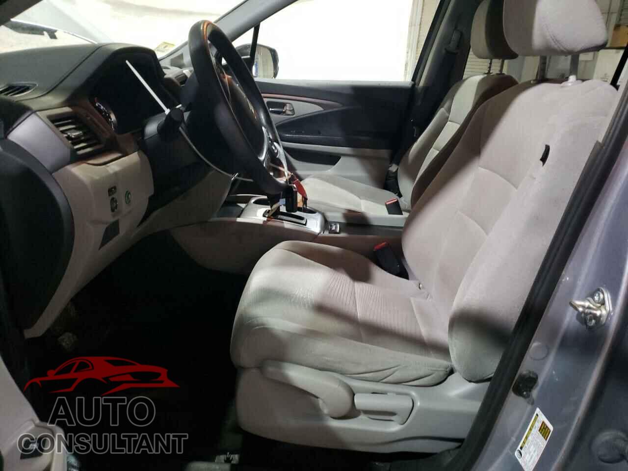 HONDA PILOT 2017 - 5FNYF6H12HB000080