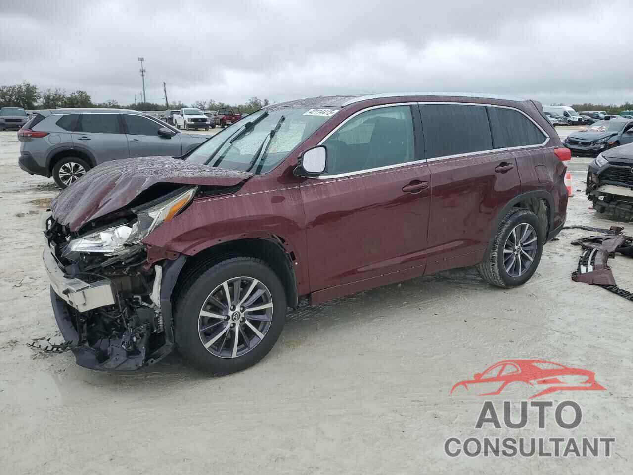 TOYOTA HIGHLANDER 2018 - 5TDKZRFH7JS239513