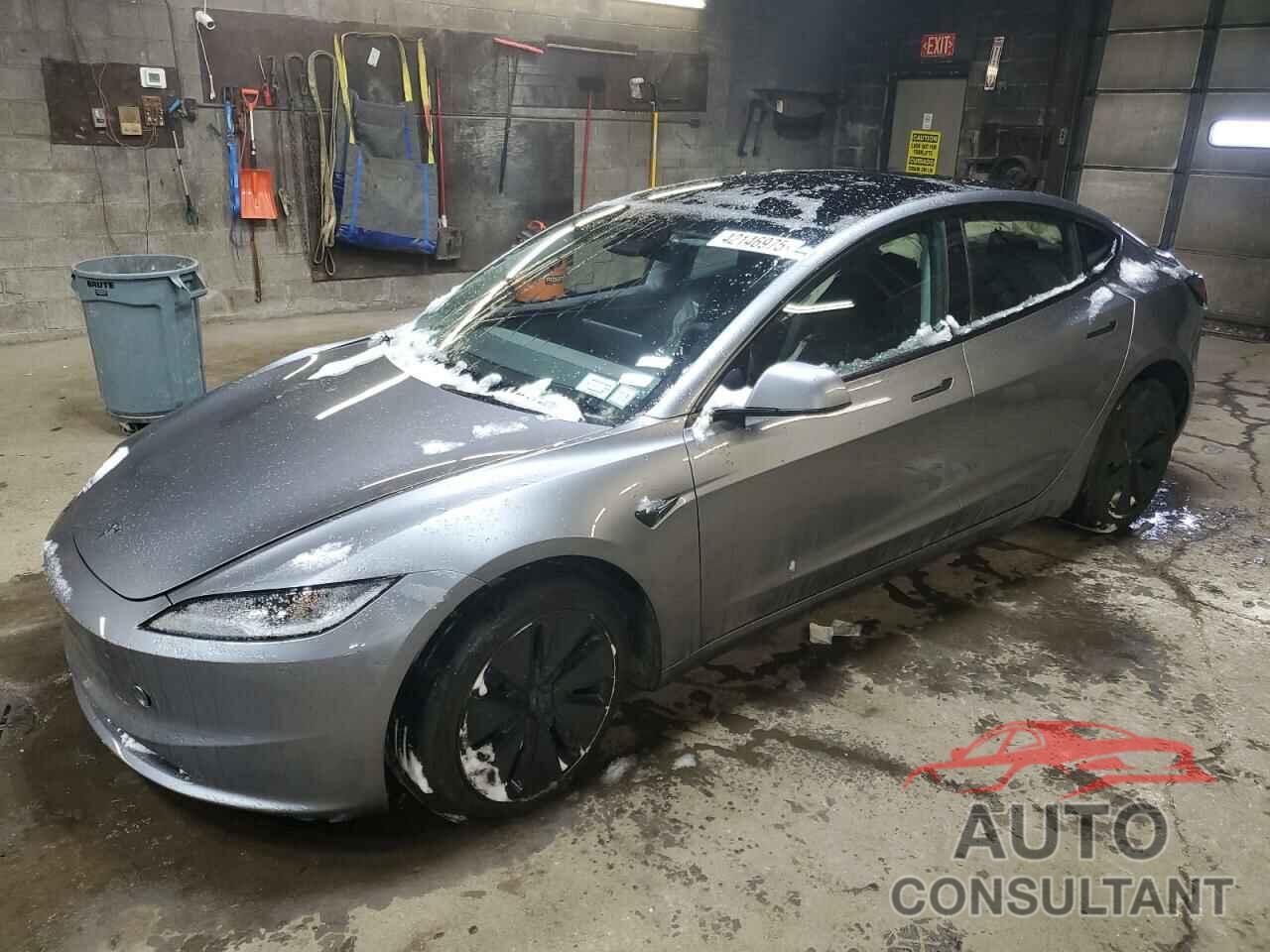 TESLA MODEL 3 2025 - 5YJ3E1EB8SF914337