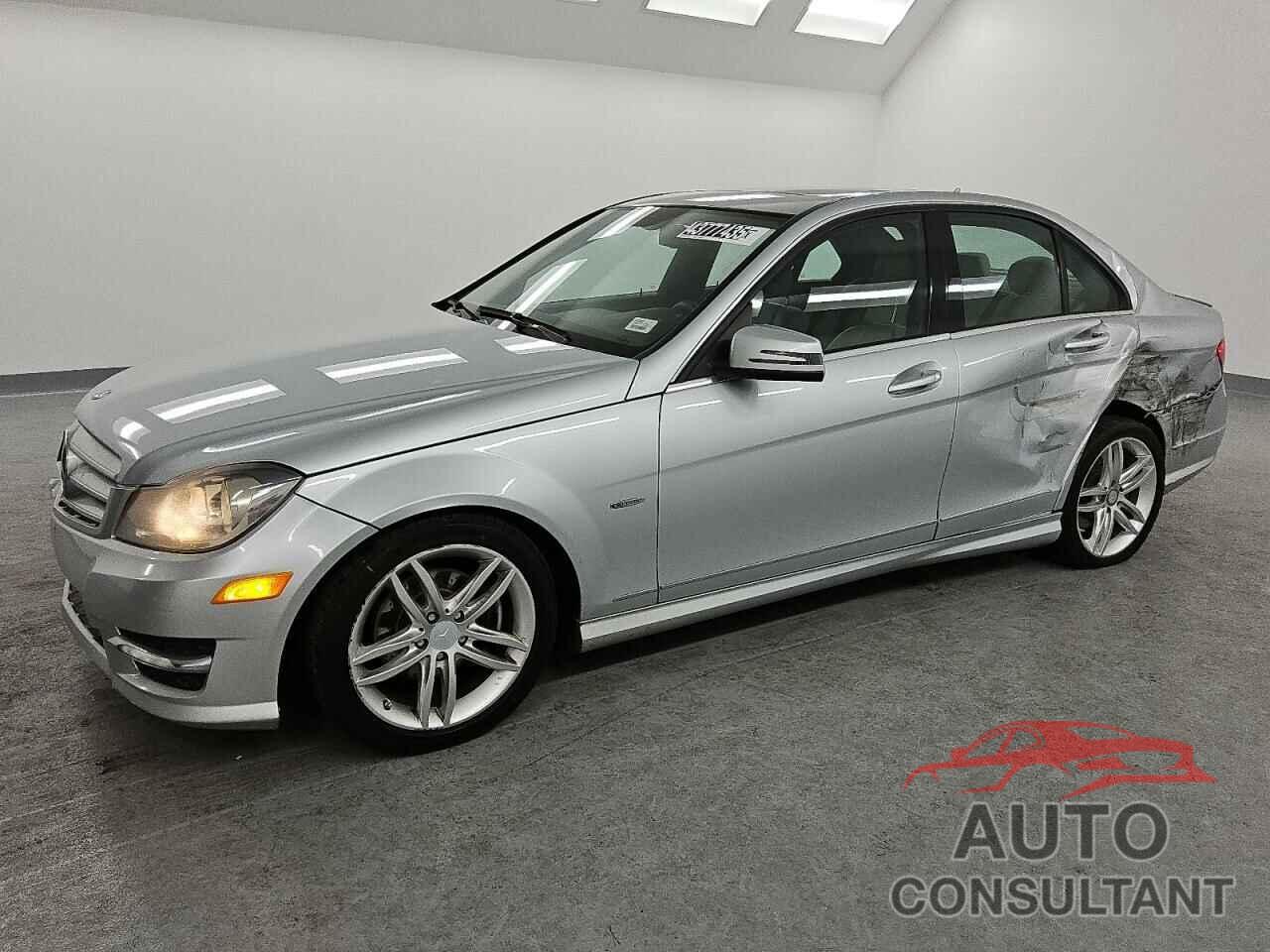 MERCEDES-BENZ C-CLASS 2012 - WDDGF4HB5CR235431