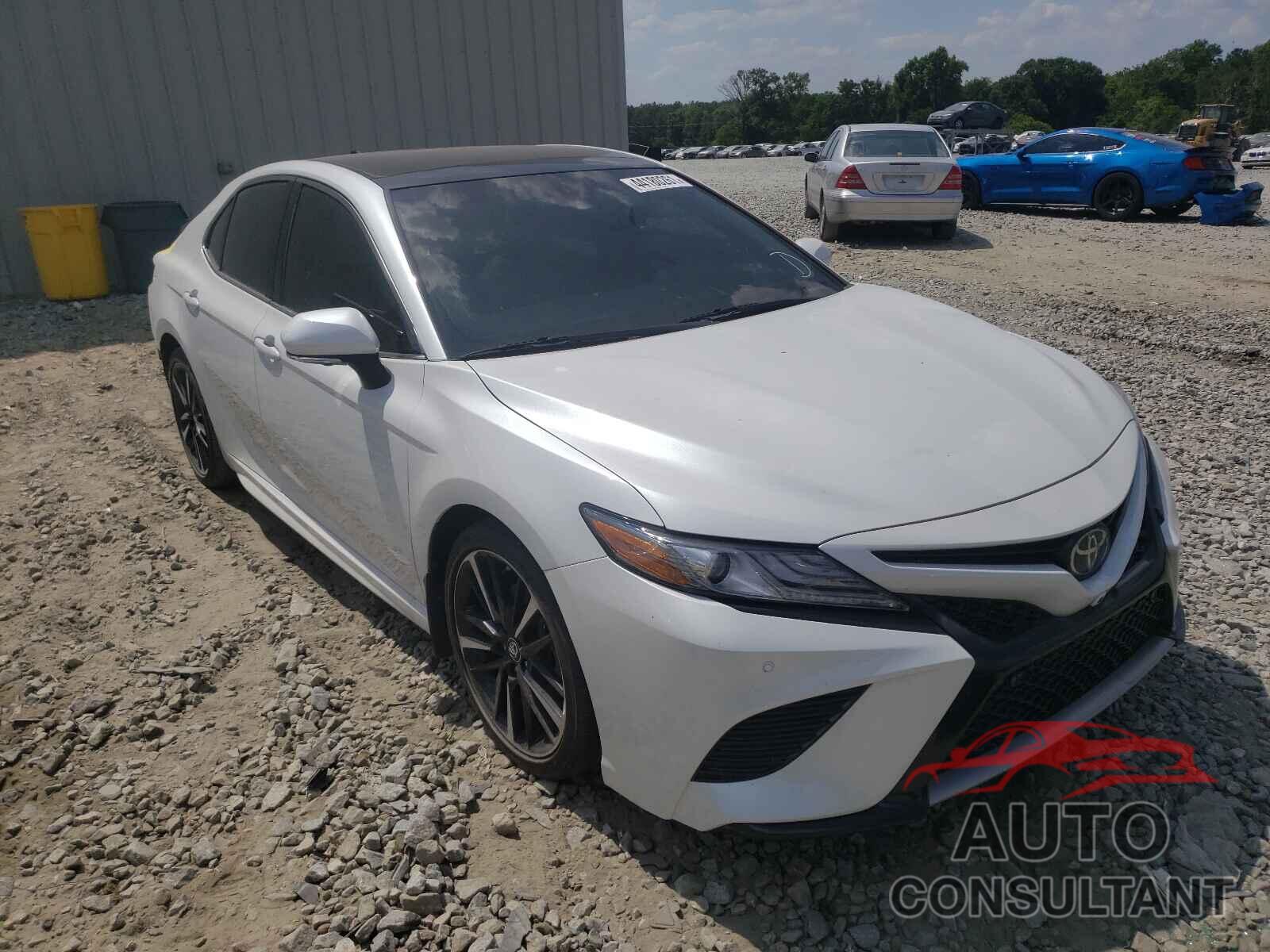 TOYOTA CAMRY 2018 - 4T1B61HK1JU052228