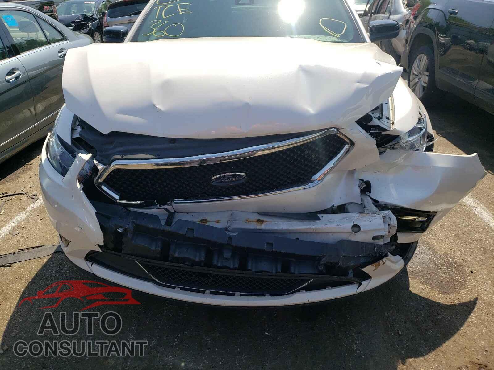 FORD TAURUS 2017 - 1FAHP2KT9HG146231