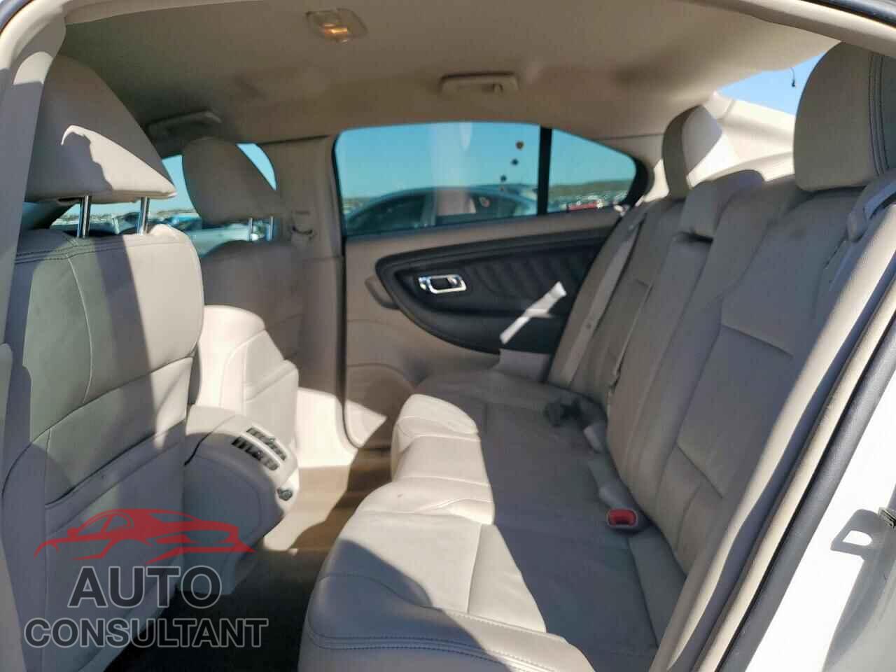 FORD TAURUS 2011 - 1FAHP2EW4BG164956