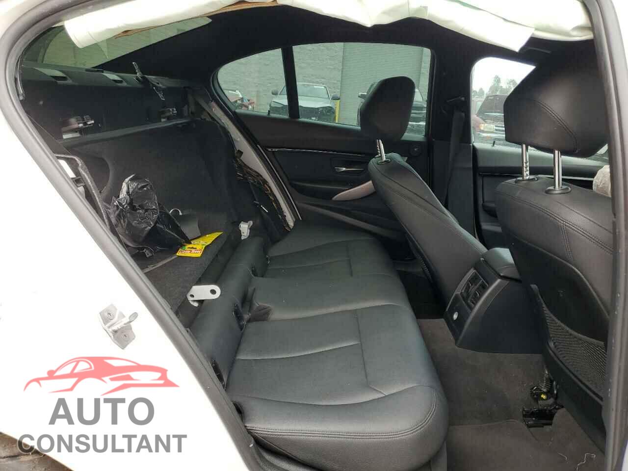 BMW 3 SERIES 2018 - WBA8B3G58JNU36600