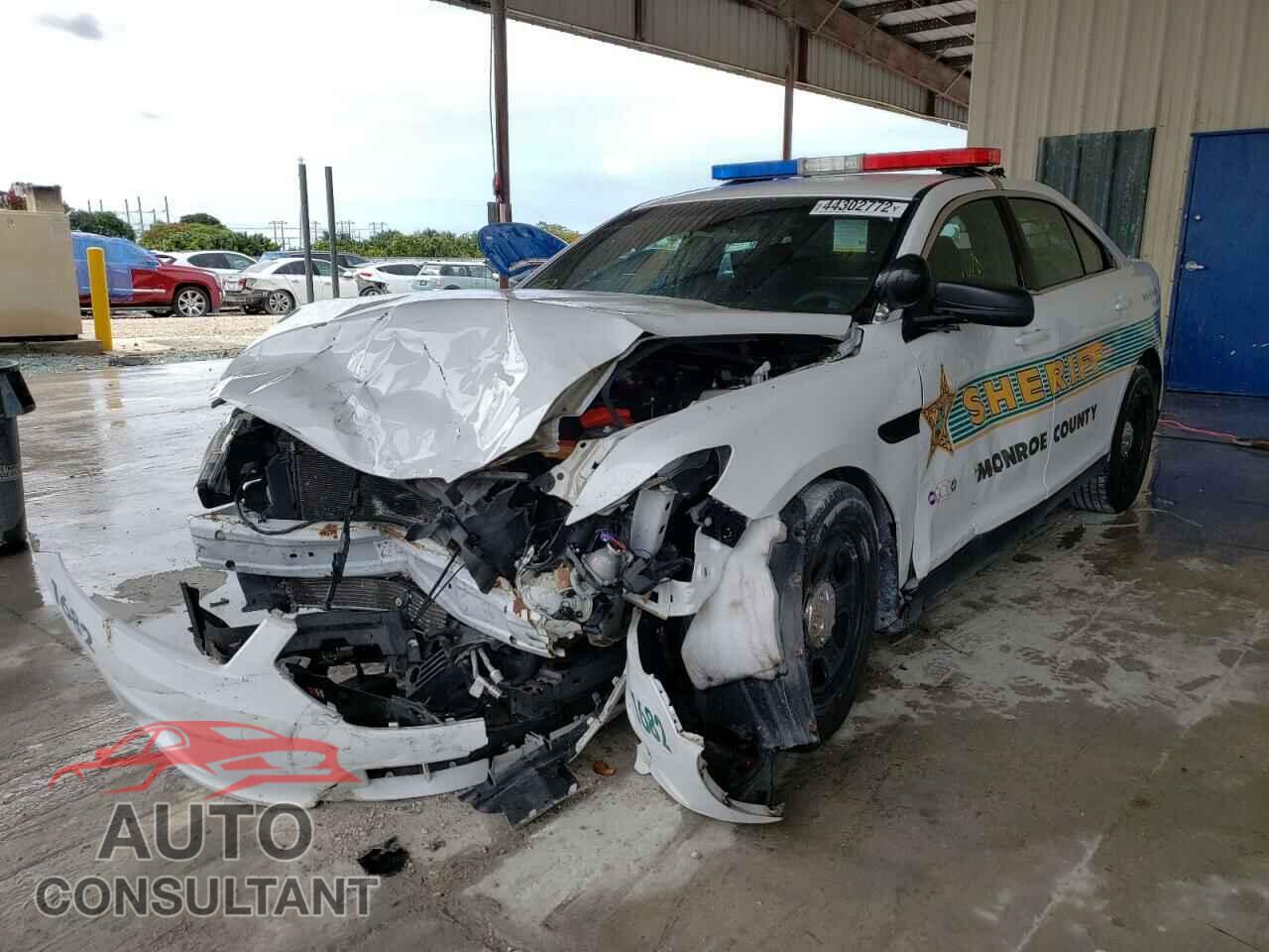FORD TAURUS 2018 - 1FAHP2L86JG115972