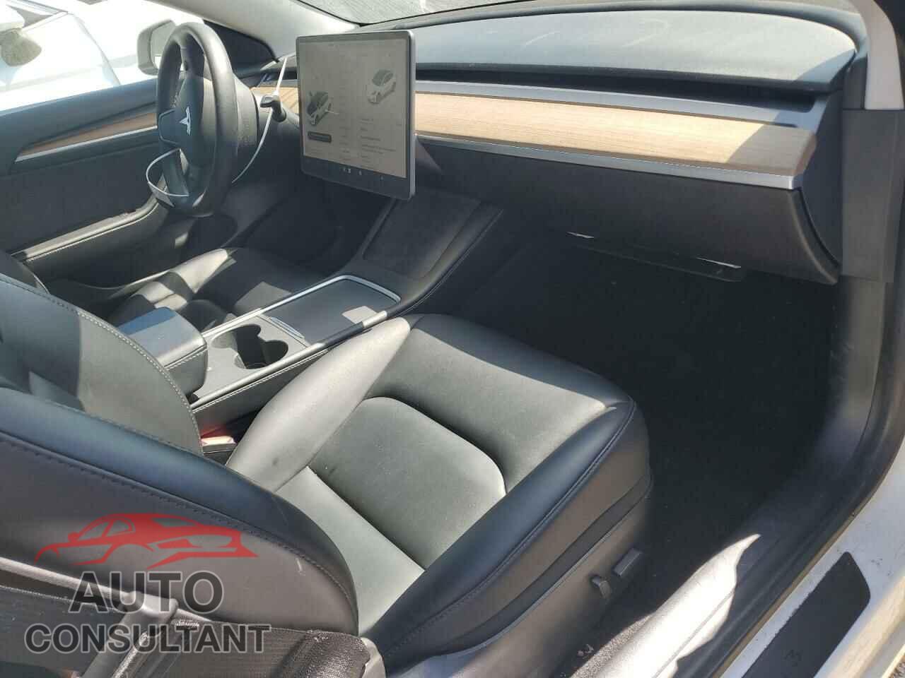 TESLA MODEL 3 2021 - 5YJ3E1EAXMF053589
