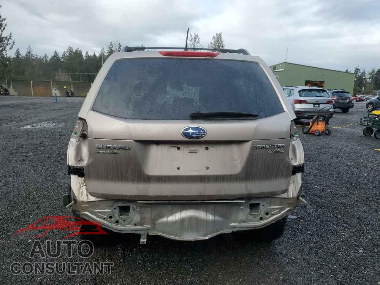 SUBARU FORESTER 2015 - JF2SJADC8FG485571