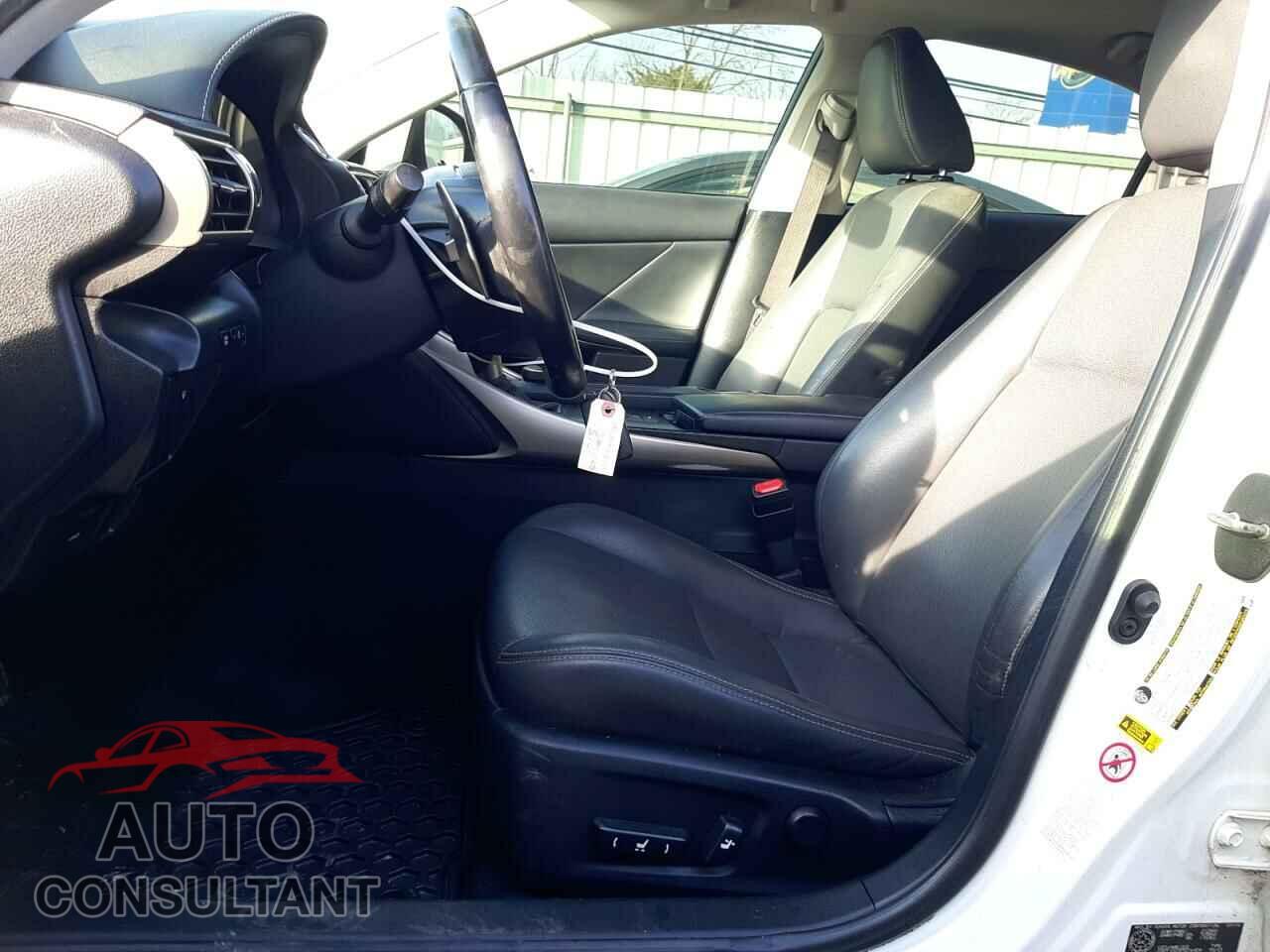 LEXUS IS 2015 - JTHCF1D23F5016409