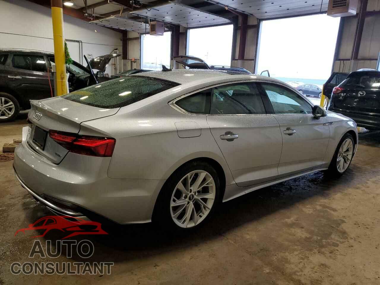 AUDI A5 2022 - WAUABCF5XNA015901