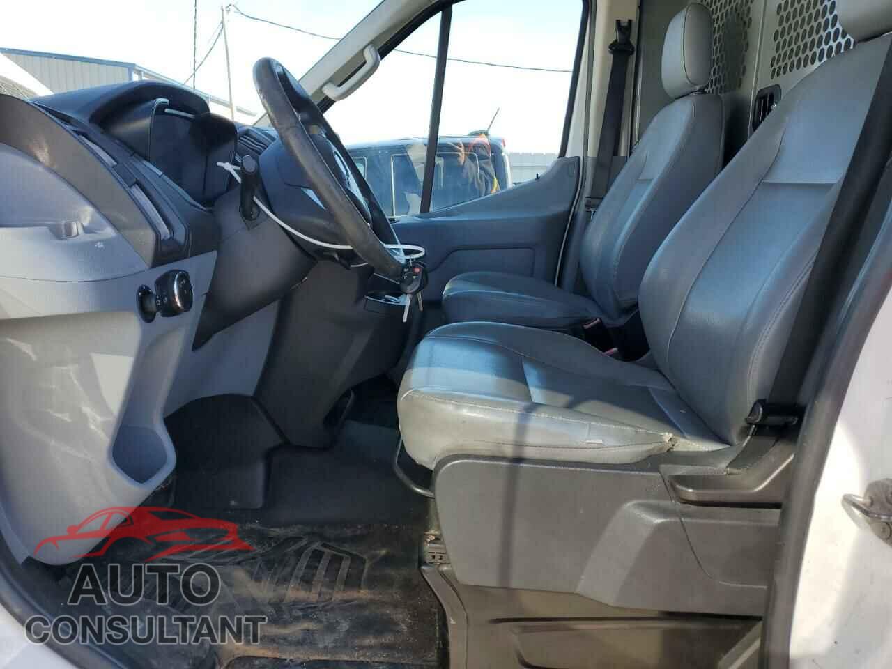 FORD TRANSIT 2017 - 1FTYR2XG1HKA14786