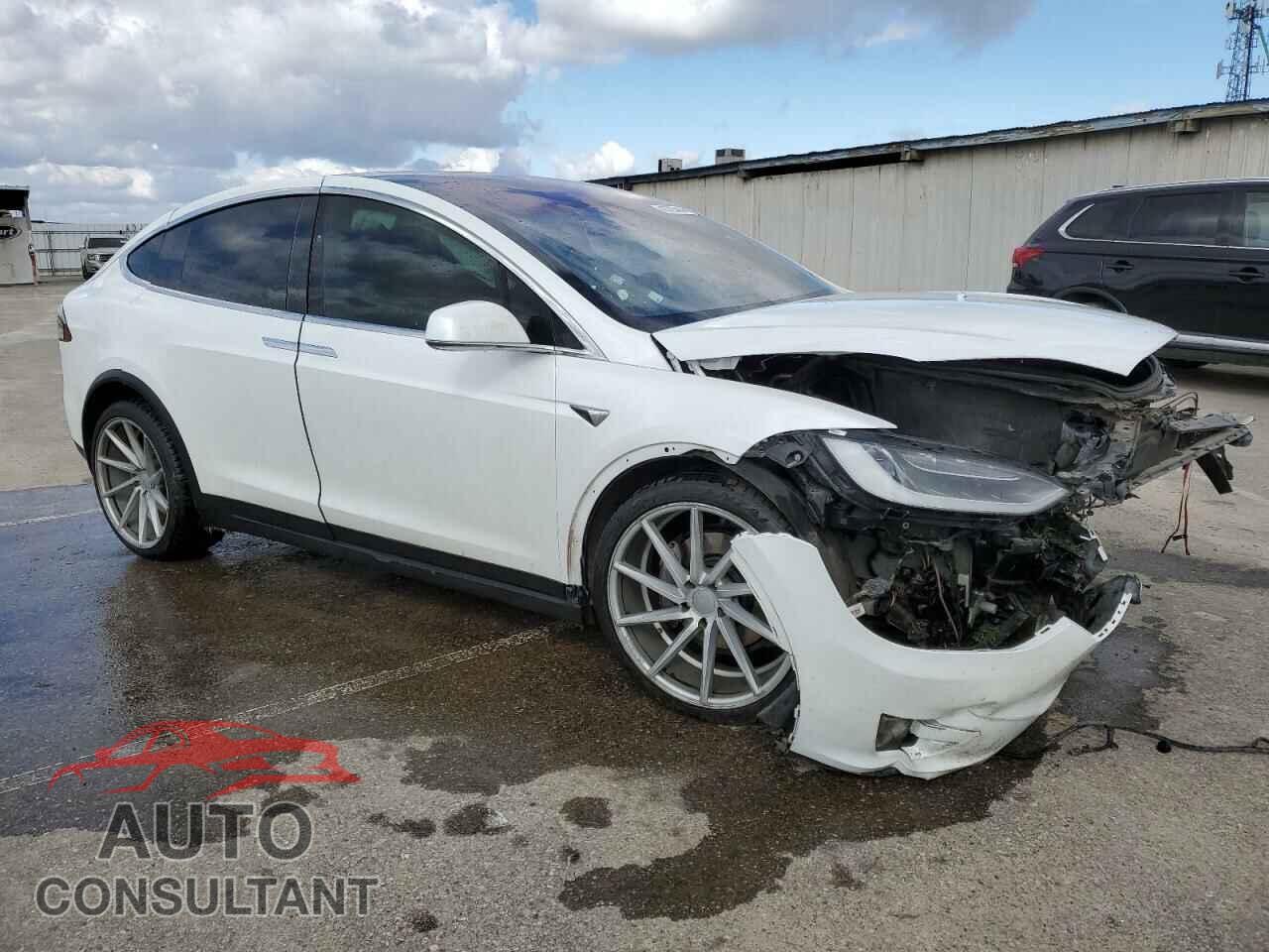 TESLA MODEL X 2017 - 5YJXCAE22HF076550