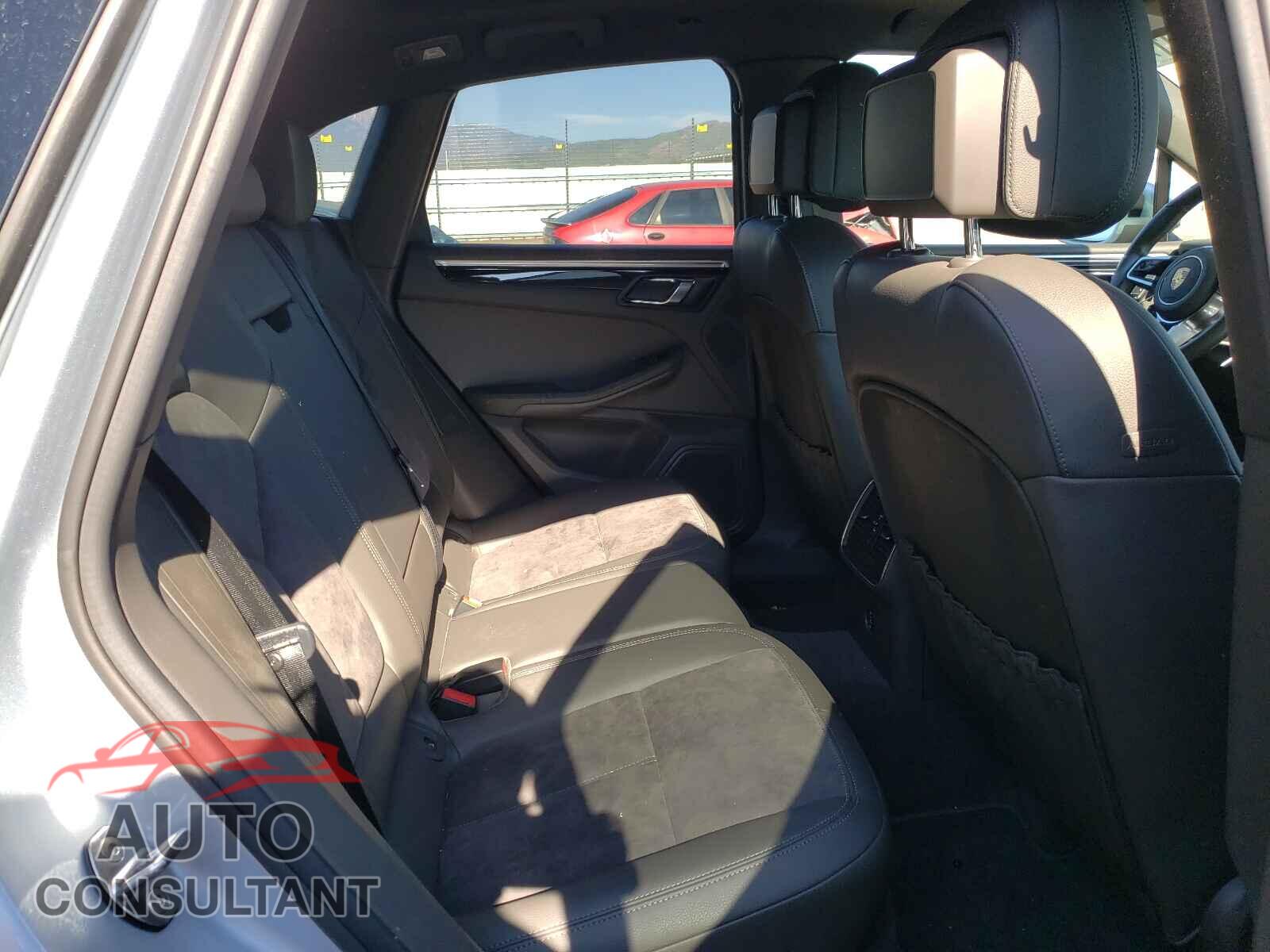 PORSCHE MACAN 2018 - WP1AA2A52JLB13129