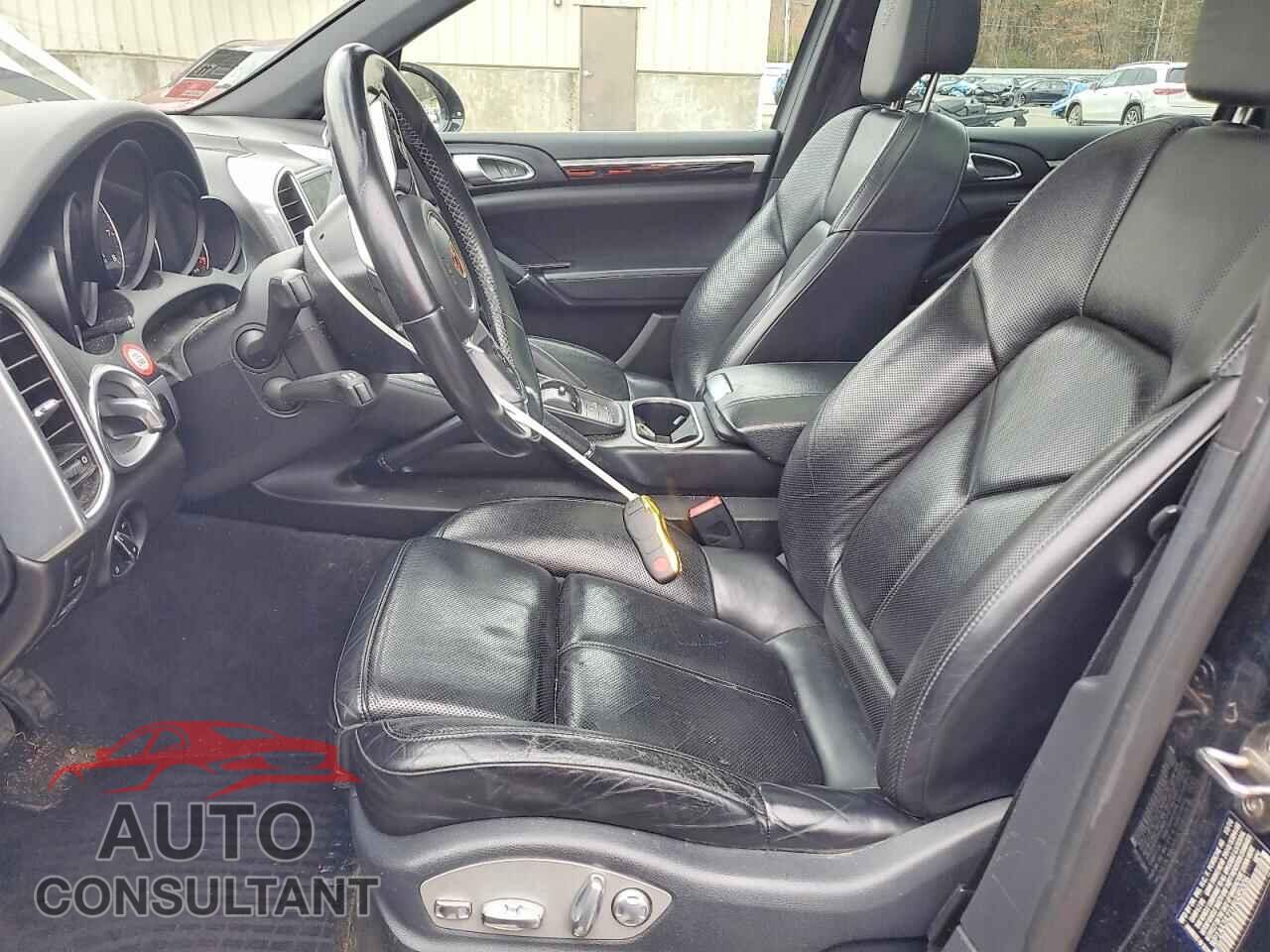 PORSCHE CAYENNE 2017 - WP1AA2A21HKA85006