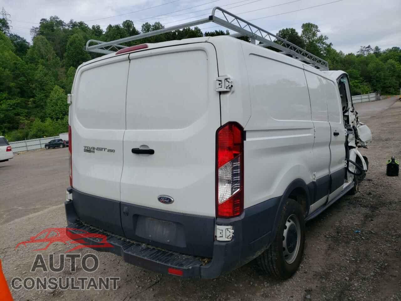 FORD TRANSIT CO 2017 - 1FTYR1ZM3HKA13779