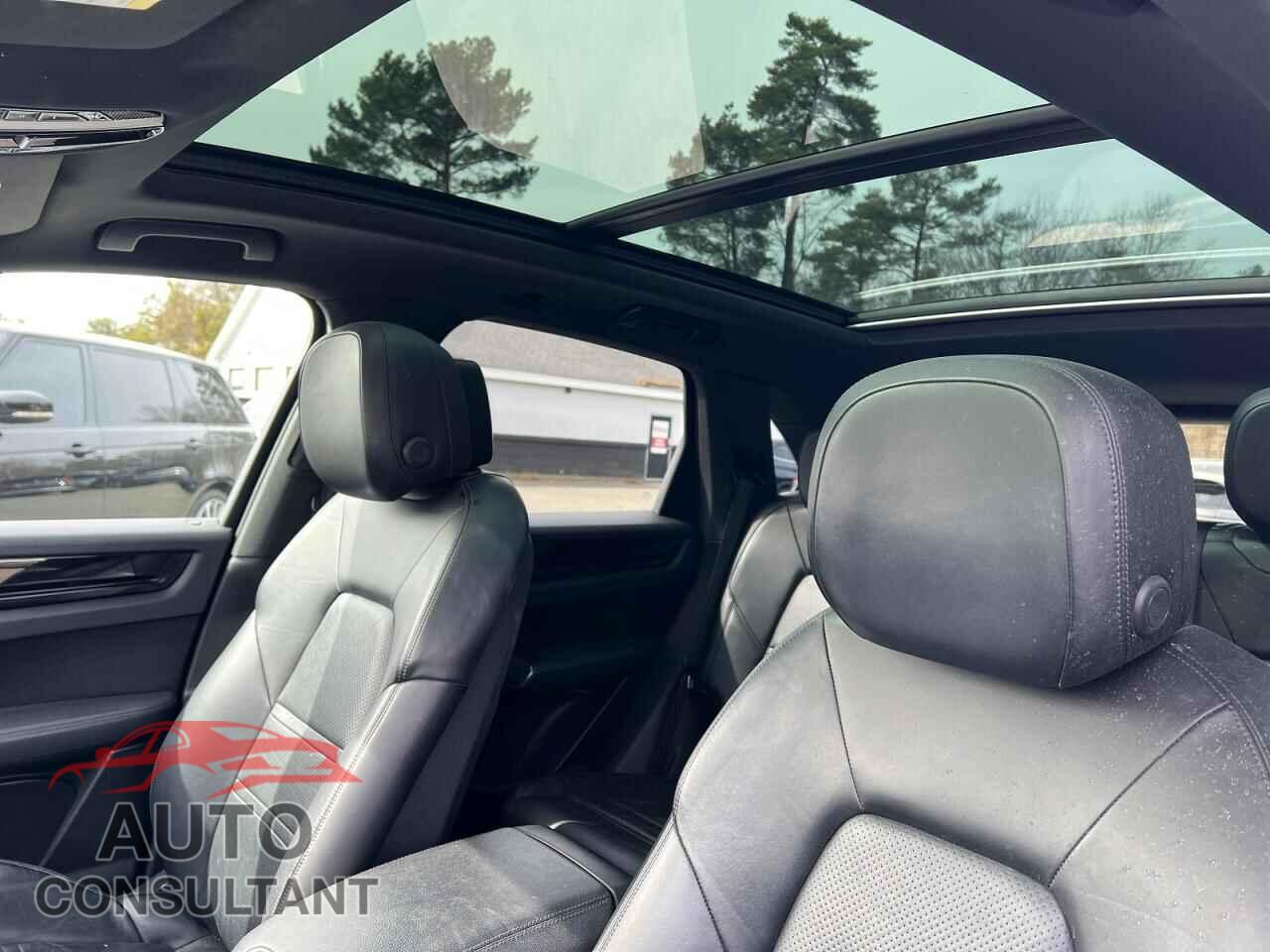 PORSCHE CAYENNE 2019 - WP1AA2AY3KDA00814