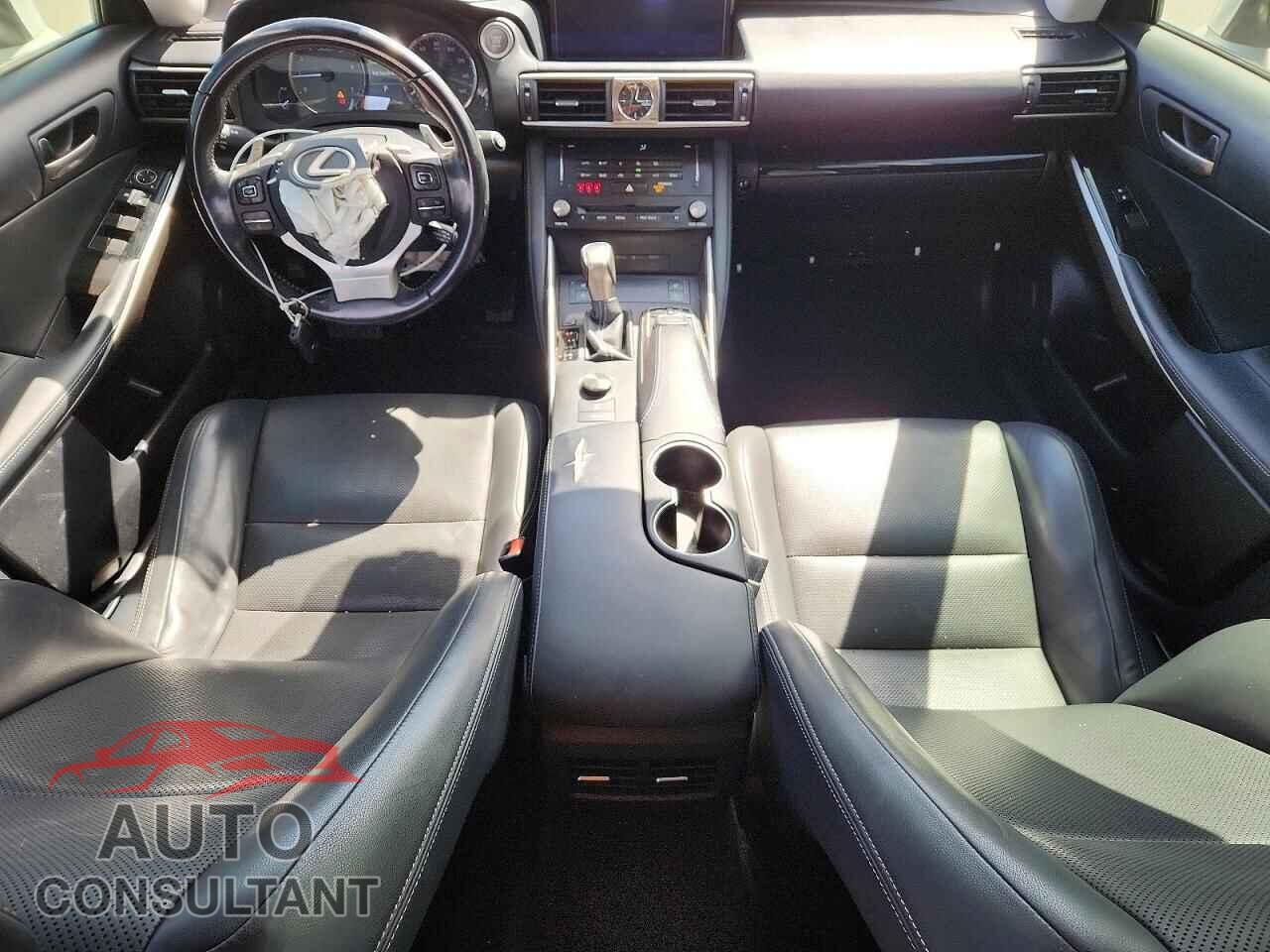 LEXUS IS 2017 - JTHBA1D27H5046820
