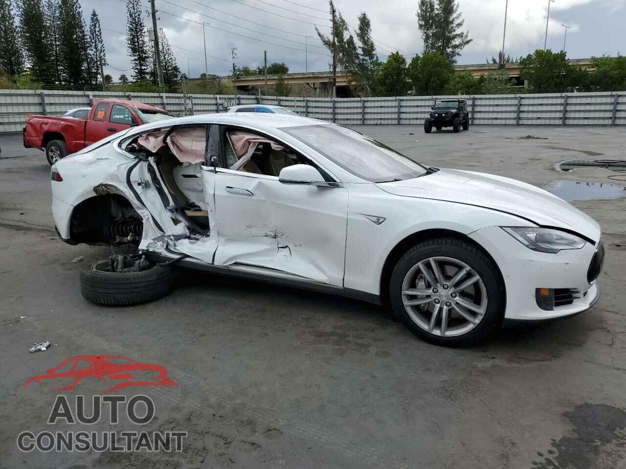TESLA MODEL S 2016 - 5YJSA1E12GF131147