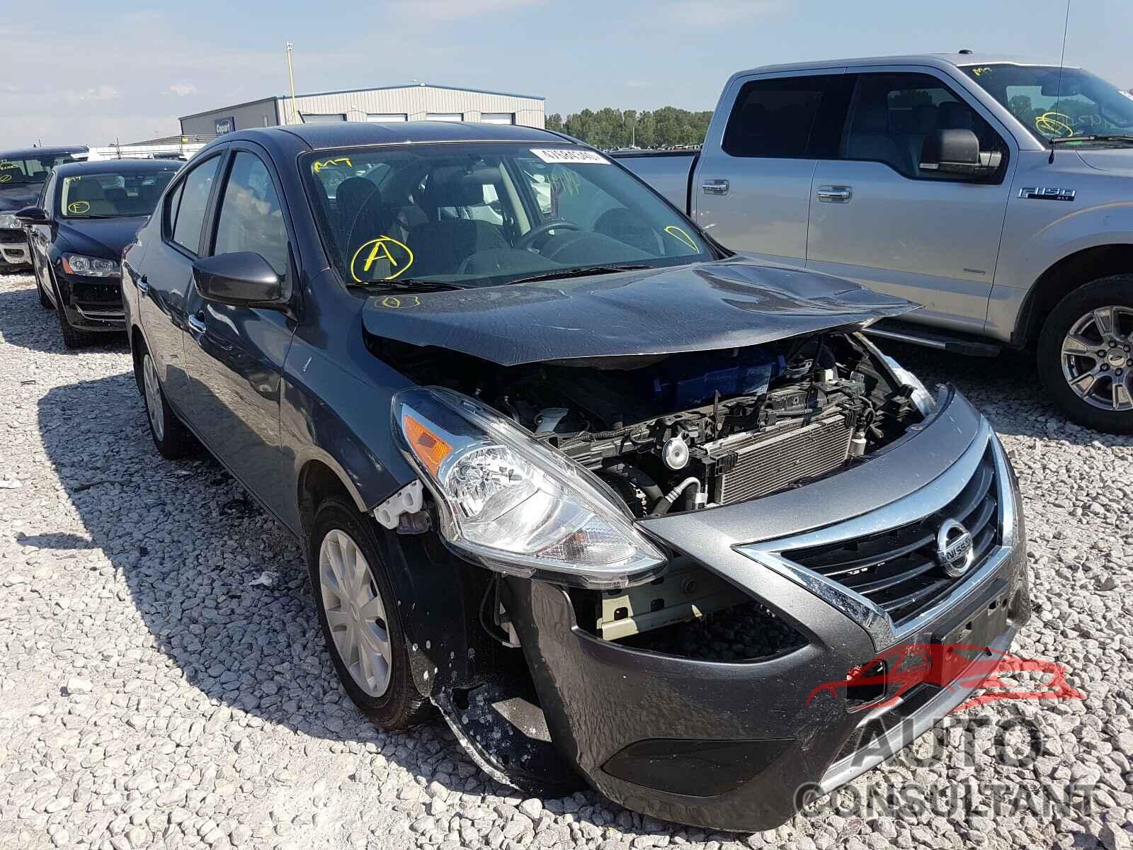 NISSAN VERSA 2017 - 3N1CN7AP1HL868819