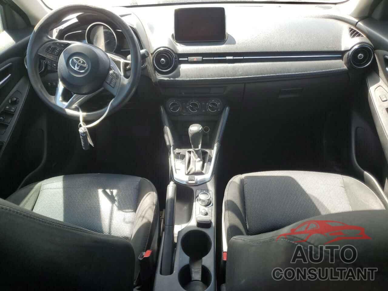 TOYOTA YARIS 2017 - 3MYDLBYV2HY193193