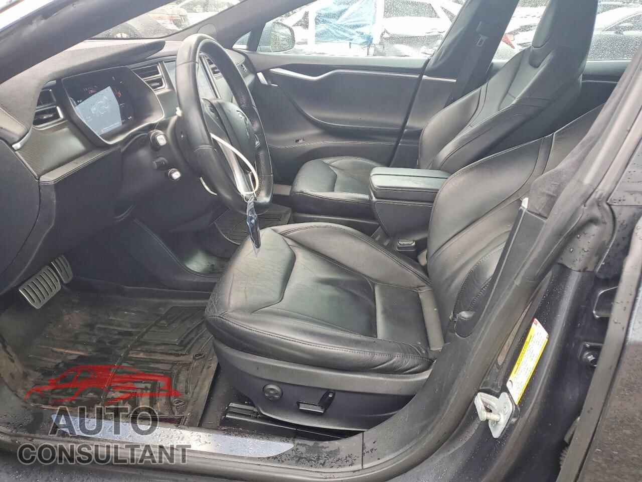 TESLA MODEL S 2015 - 5YJSA1E40FF104831