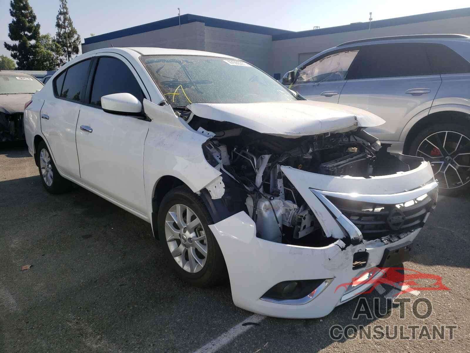NISSAN VERSA 2018 - 3N1CN7AP5JL832654