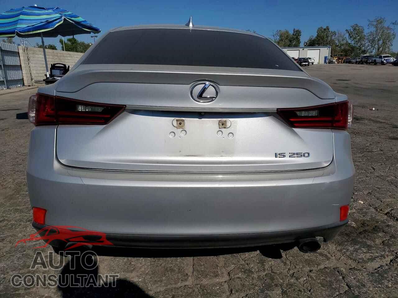 LEXUS IS 2015 - JTHBF1D27F5054432