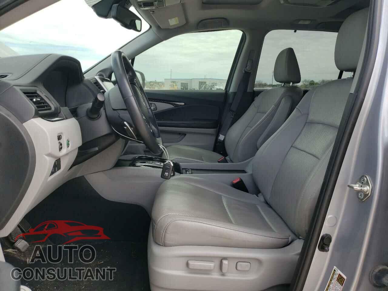 HONDA PILOT 2017 - 5FNYF6H08HB055687