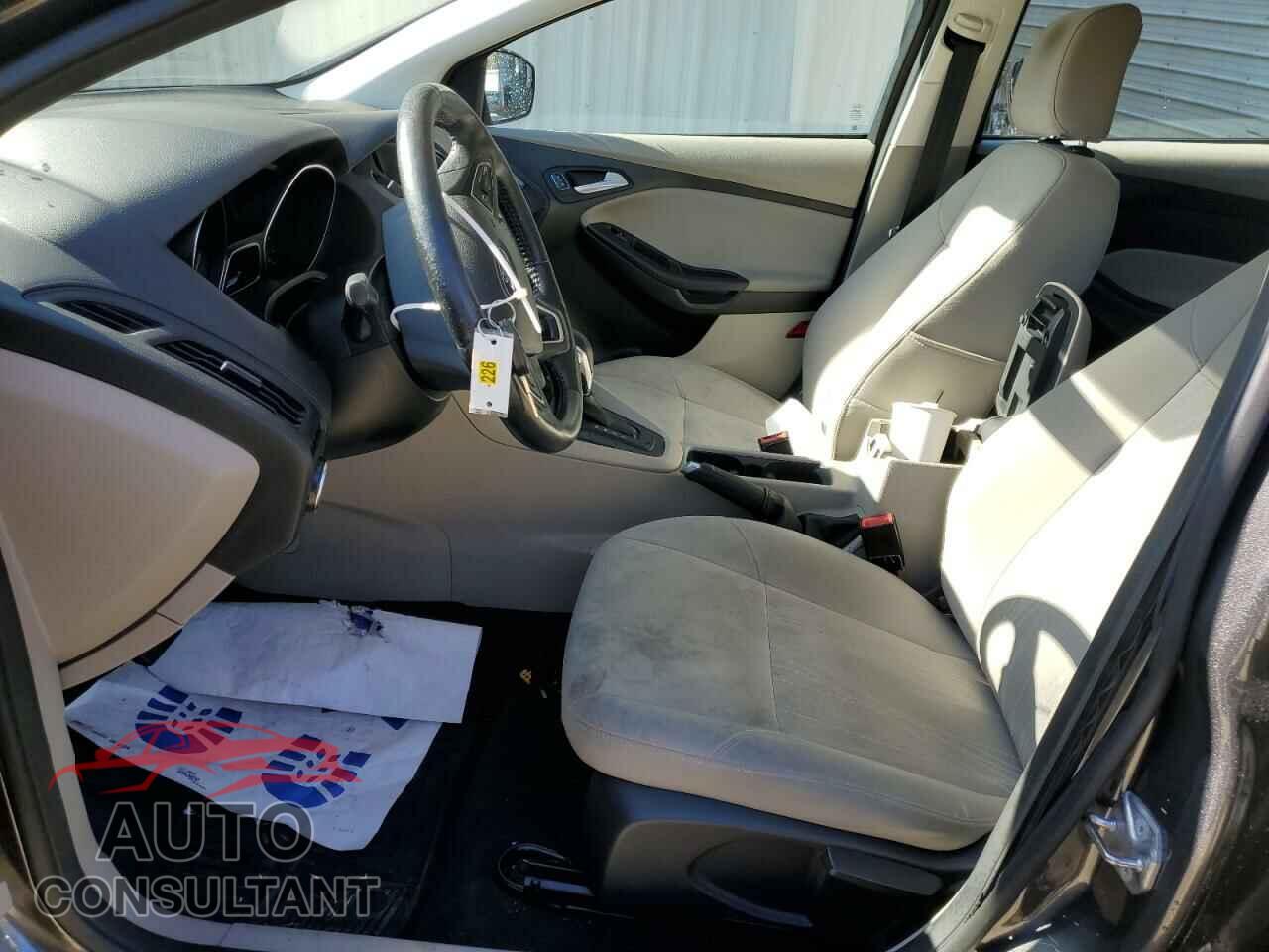FORD FOCUS 2017 - 1FADP3F23HL227464