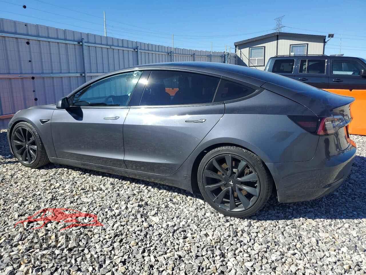 TESLA MODEL 3 2018 - 5YJ3E1EA8JF163455