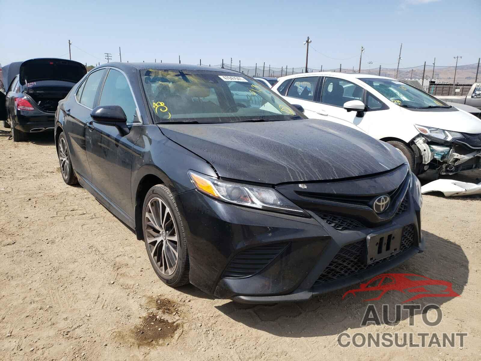 TOYOTA CAMRY 2018 - 4T1B11HK6JU658123